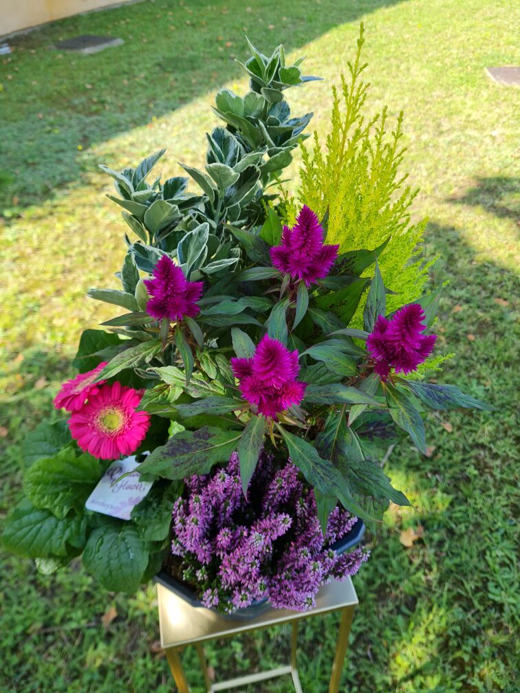 Composition florale pour le deuil chez votre fleuriste côté fleurs création à mably